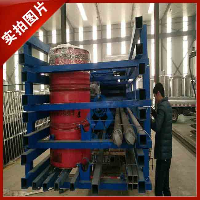 2018年10月8号一台导轨式液压升降货梯发往重庆！